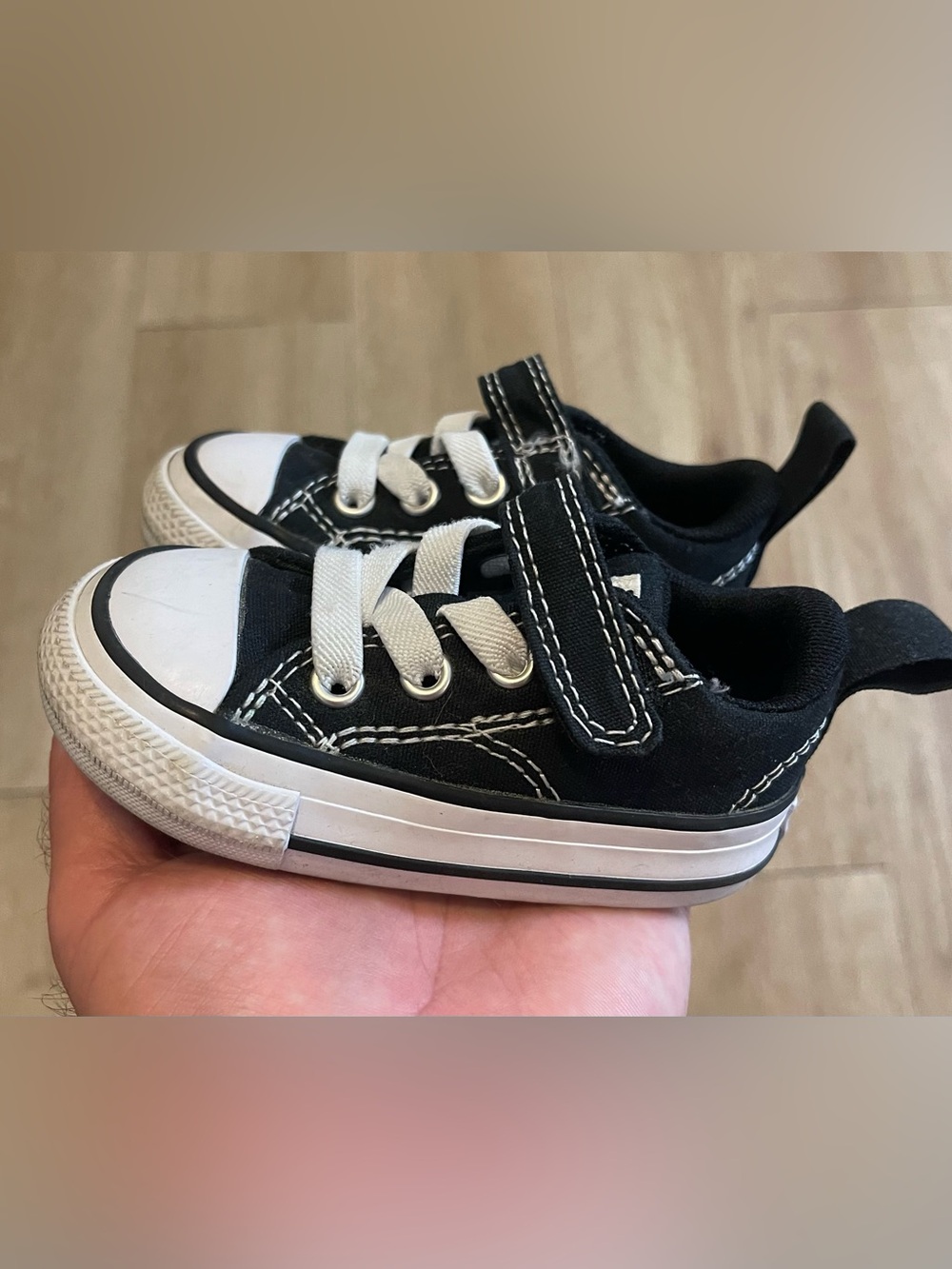 Converse All Star Boys Size 4